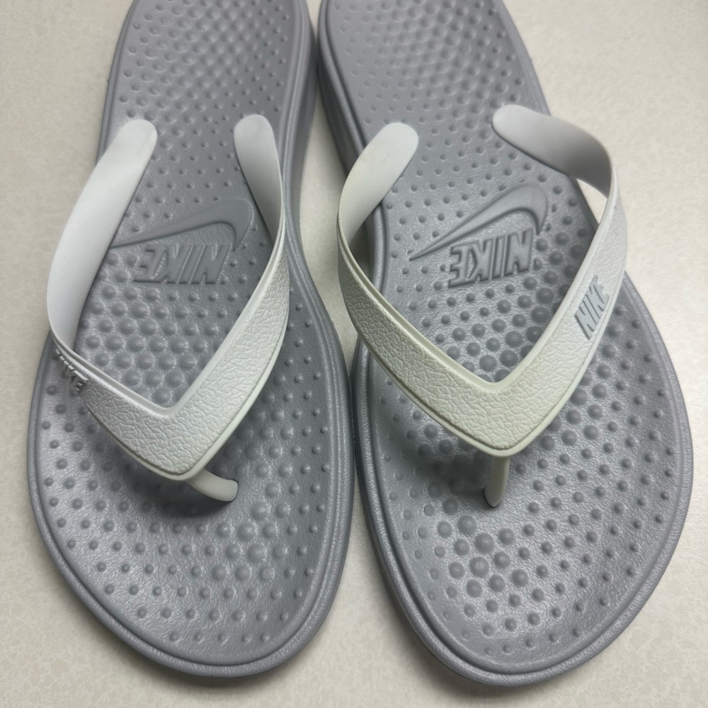 Nike Light Gray and White Flip Flops
